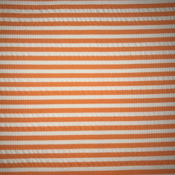 Low scoop neck stretch crop top - Picture 5 of 6